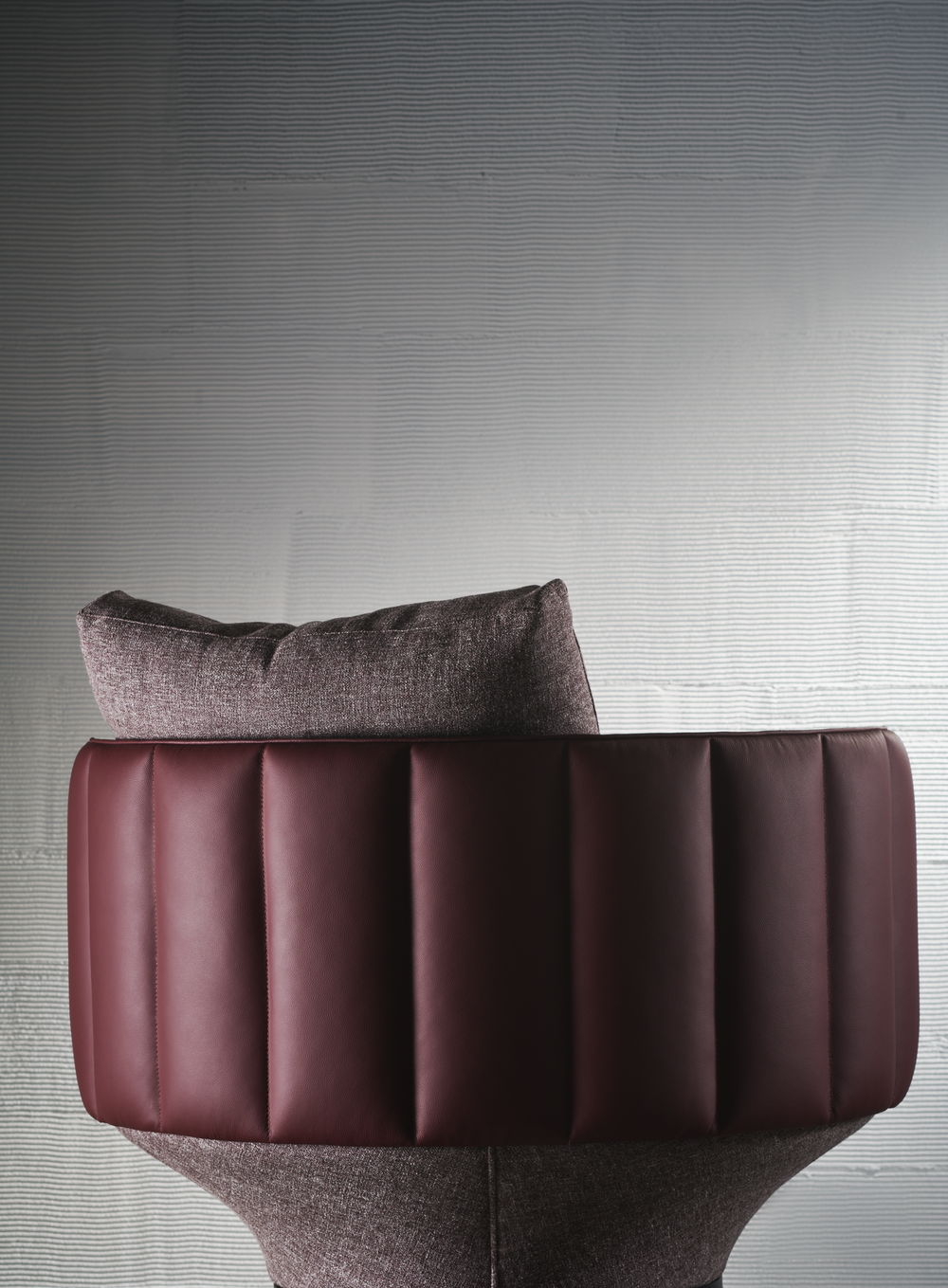 Кресло Wittmann Paradise Bird Fullback Armchair