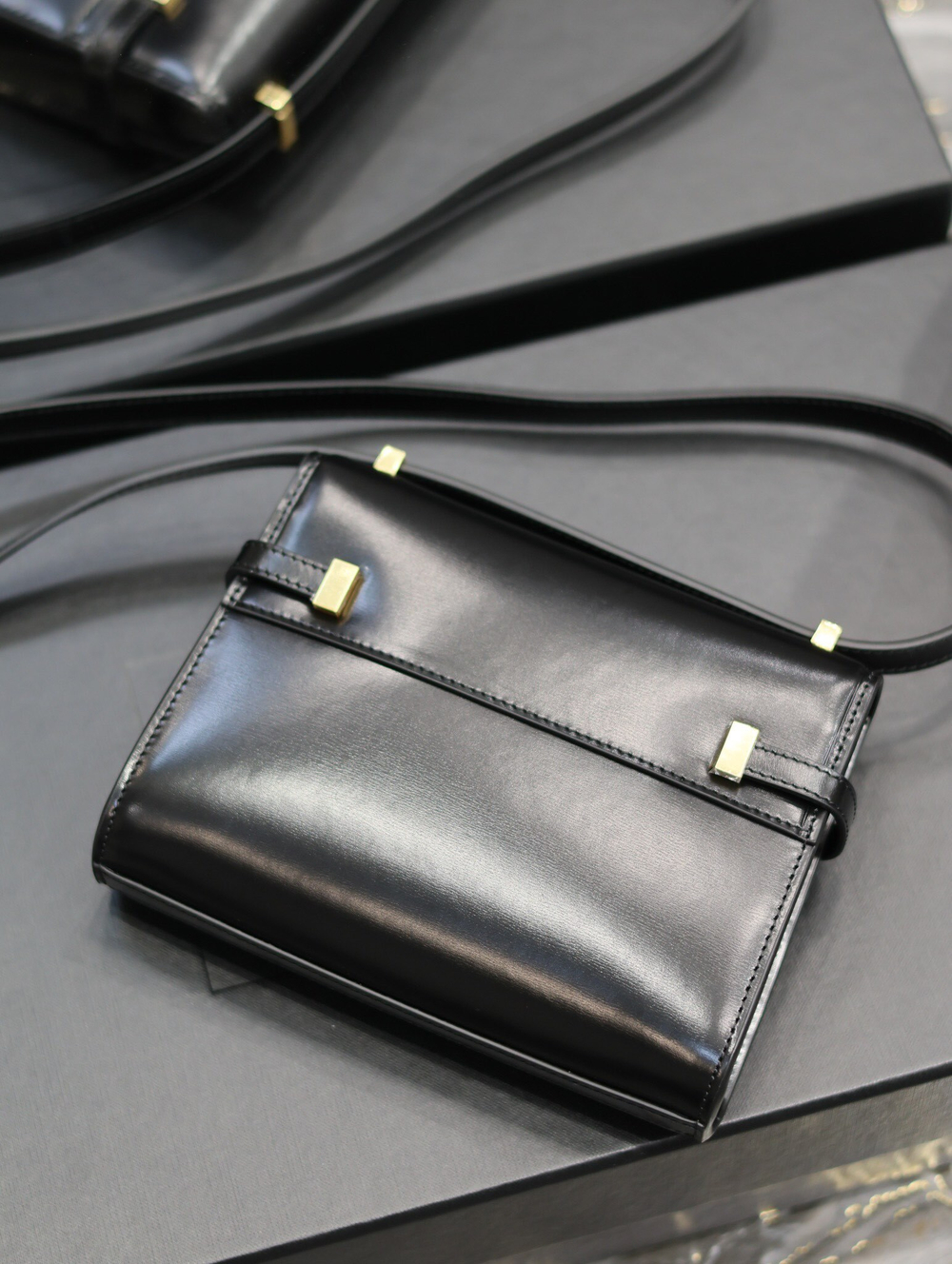 Saint Laurent Mini Manhattan In Box 19 cm
