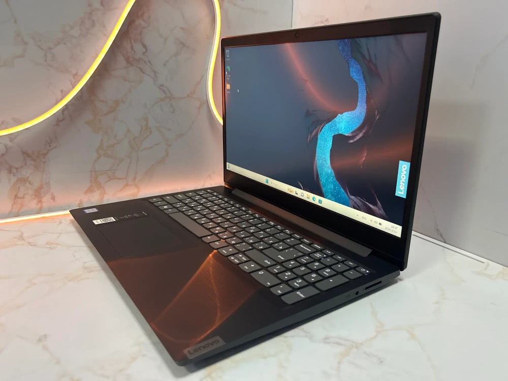 Ноутбук Lenovo S145-15IKB. Конфигурация: i3-8130U/8GB/256GB/Intel HD/Win11/HD