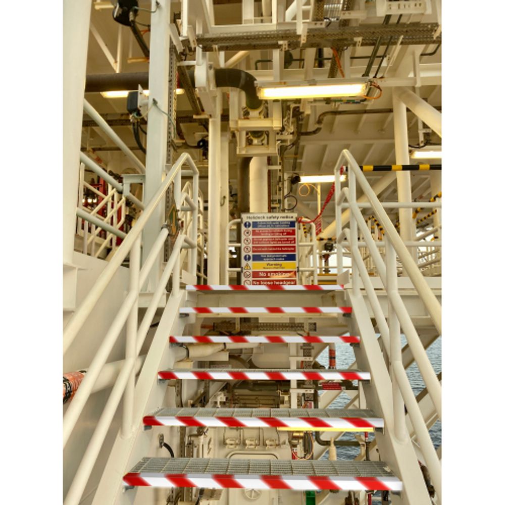 Светоотражающая лента СИЛА STRT-548RW красно-белая 5м х 48мм блистер