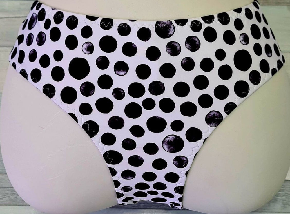 Плавки-бразилиана в горошек (Размер: XXXL) (Цвет: черный с белым)