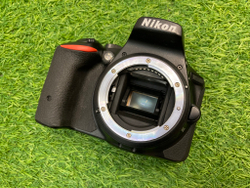 Nikon D5500 kit AF-S DX 18-55mm 3.5-5.6G VR 17.500 кадров