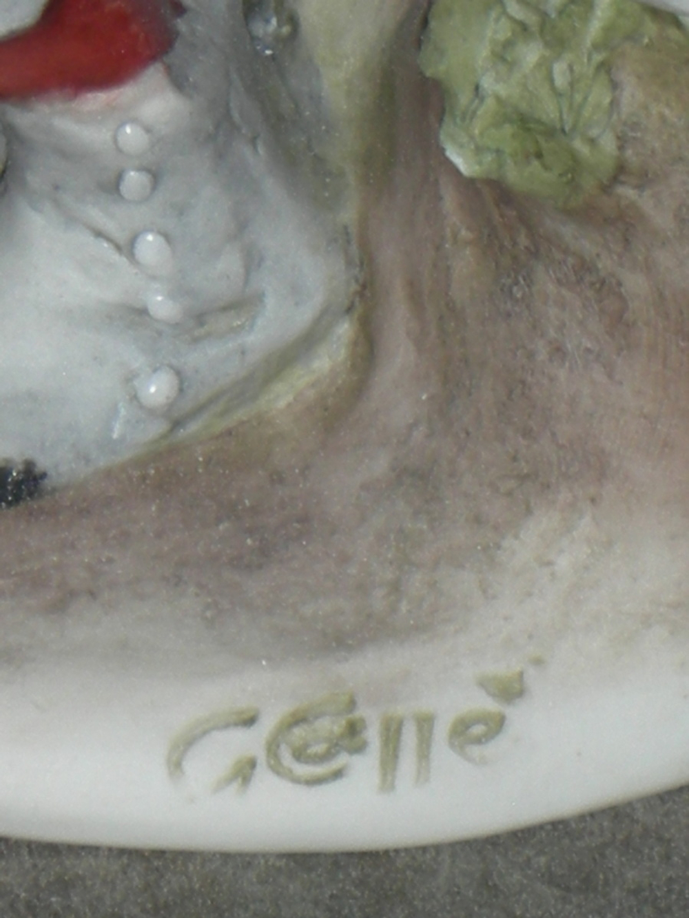 Статуэтка. Фарфор. Любит — не любит. Capodimonte. Италия