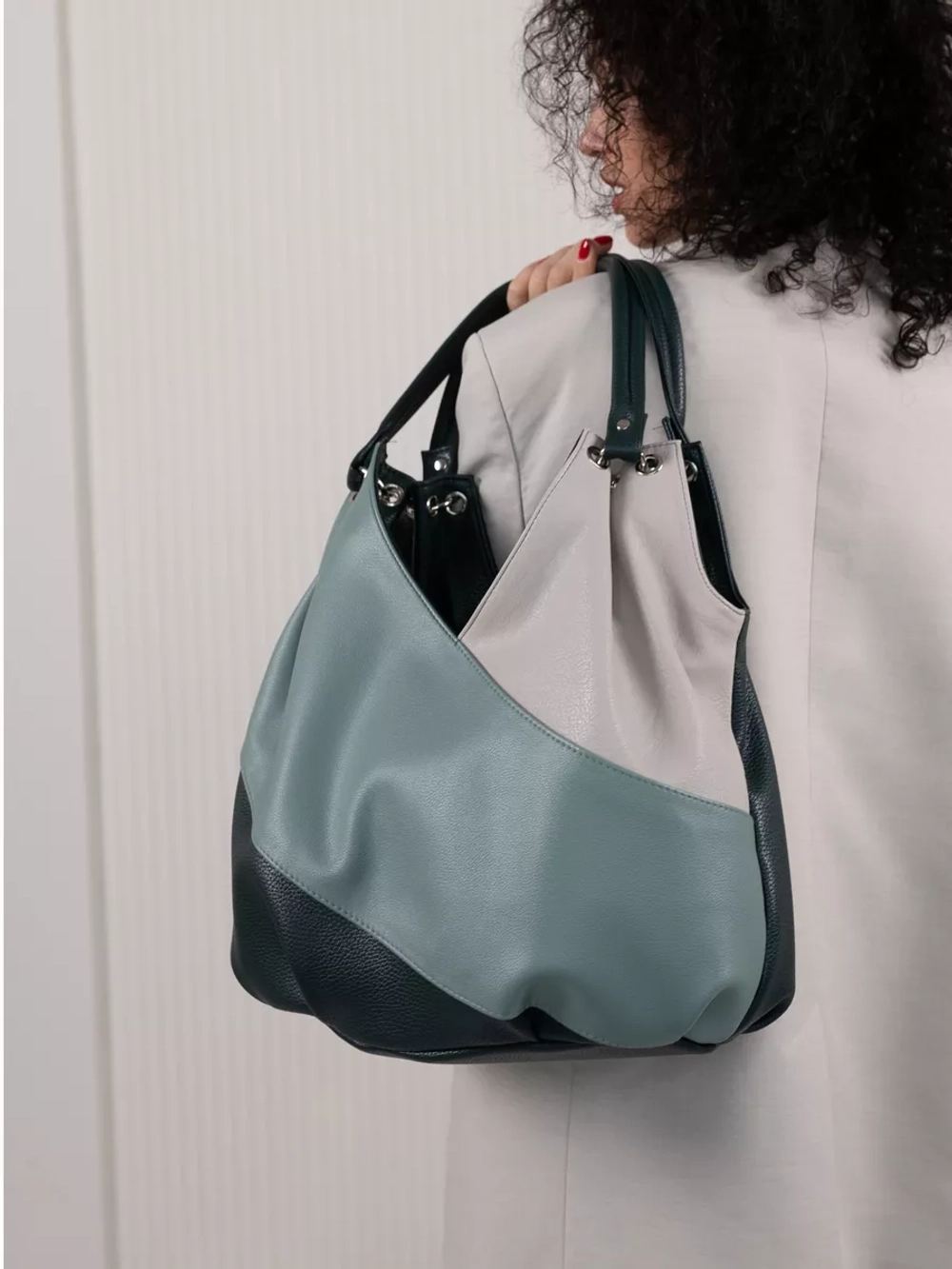 Сумка женская большая через плечо классическая