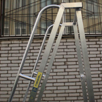 Лестница-платформа фиксированной высоты алюминиевая MEGAL ЛПФВА Н=1.5-3 передвижная