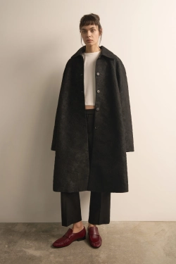 Плащ A-силуэта