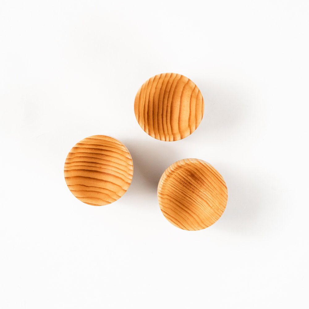 Набор деревянных рюмок (стопок, шотов) из древесины сибирского кедра, набор 3 штук. RN16