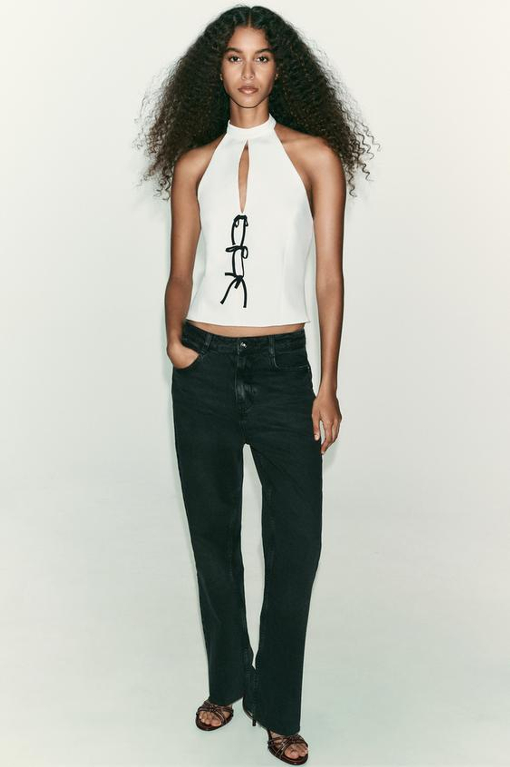 ZARA ТОП С ГОРЛОВИНОЙ ХАЛТЕР И БАНТАМИ, ЭКРЮ