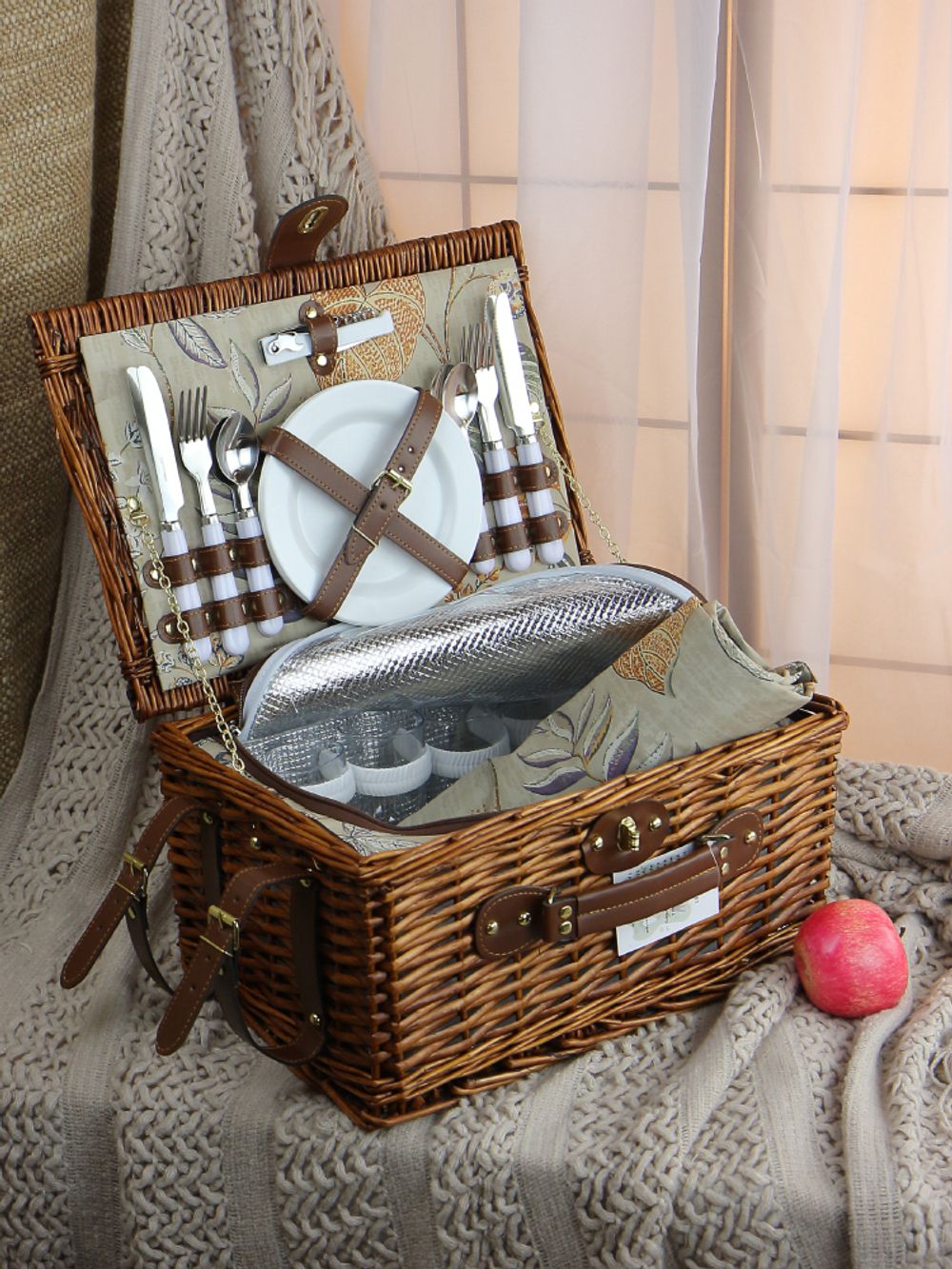 HOLYDAY BASKET Набор для пикника с термосумкой и пледом на 4 персоны