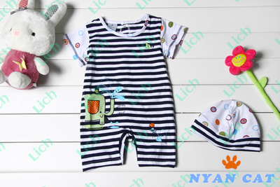 Комплект детский: песочник в полоску и шапочка с принтами