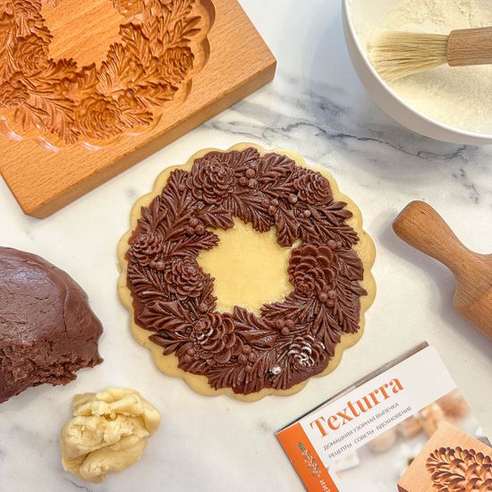 Пряничная форма Венок с шишками