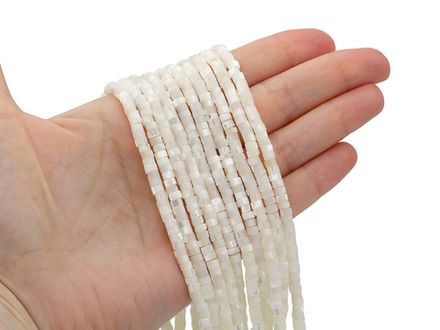 Нить бусин из перламутра 4мм (белый)