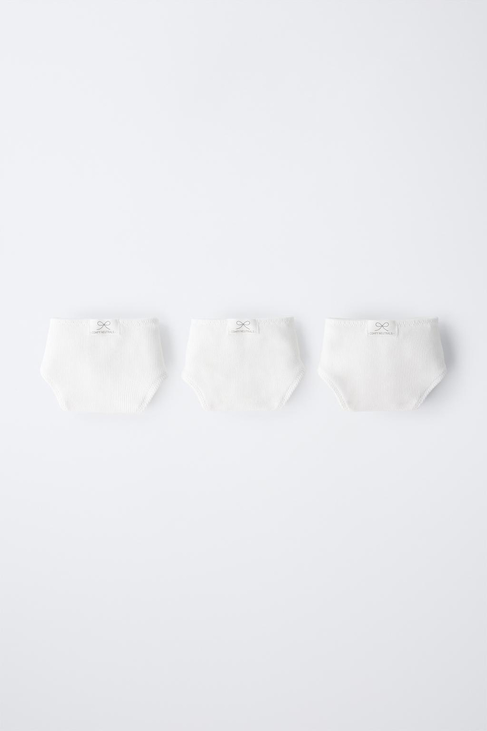 ZARA НАБОР ИЗ ТРЕХ ТРУСОВ В РУБЧИК С НАШИВКОЙ, ЭКРЮ