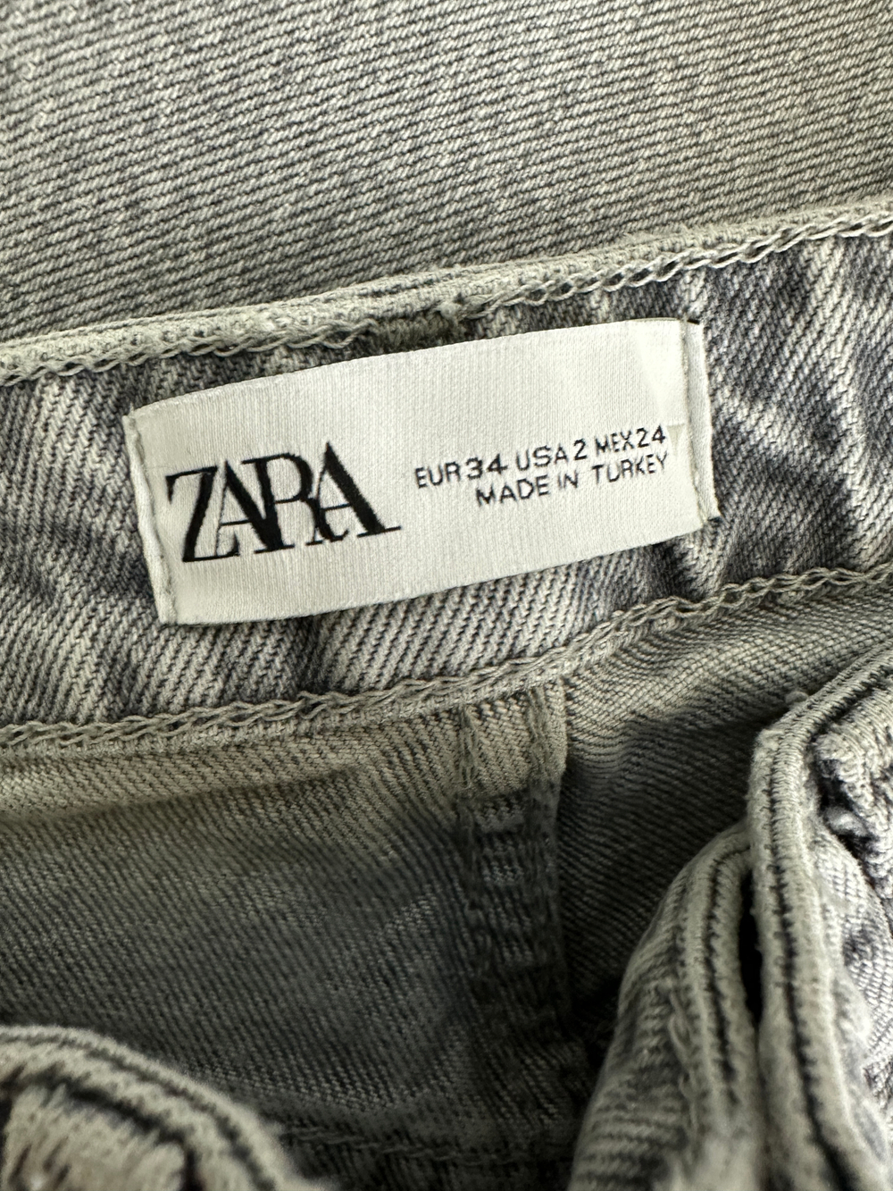 Джинсы Zara