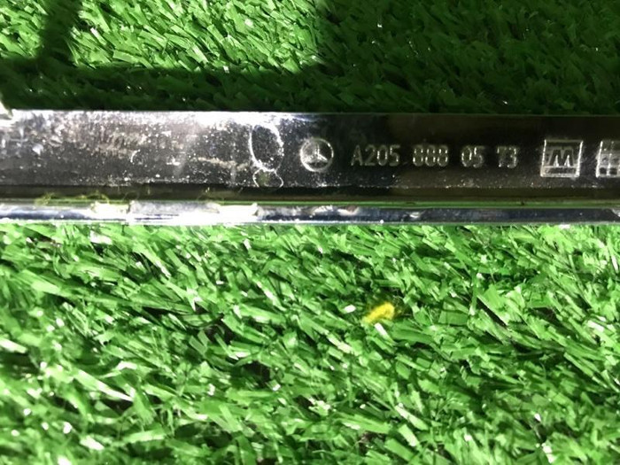 Накладка решетки радиатора Mercedes C w205 (18-23)