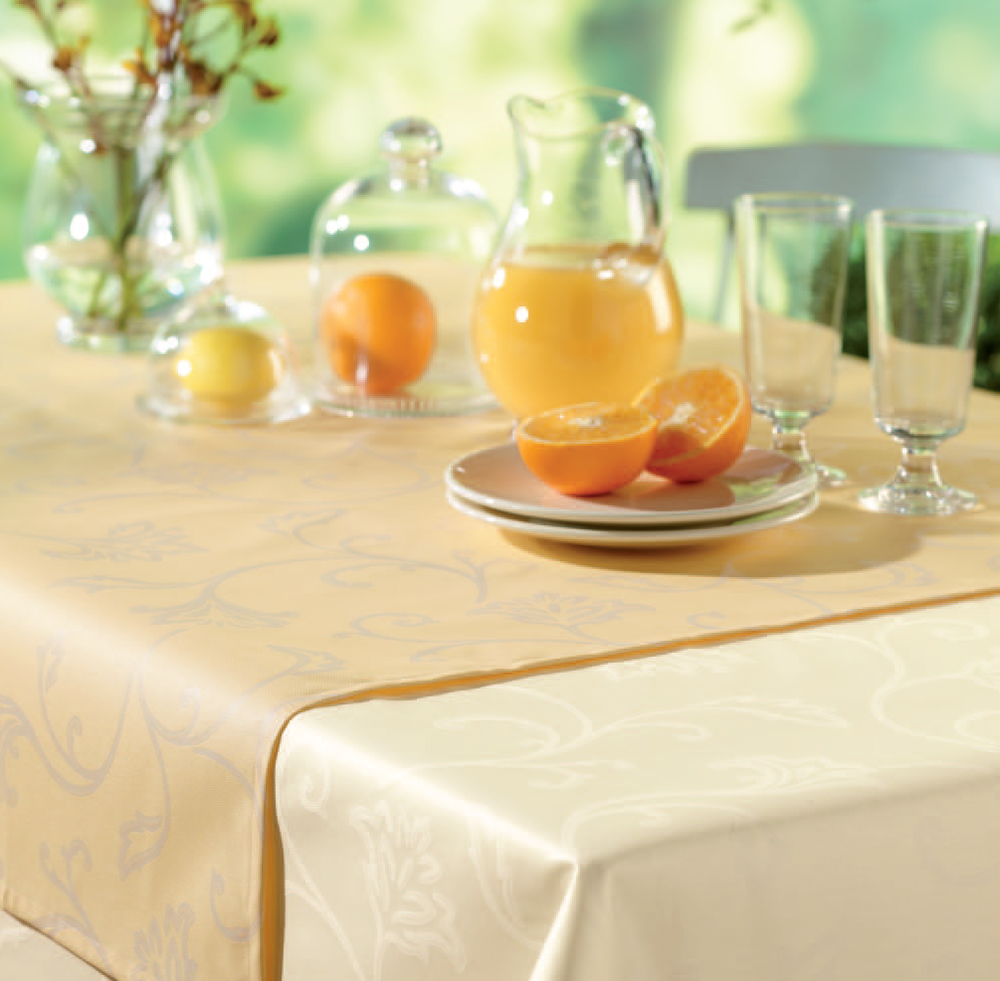 Скатерть 160x300 Curt Bauer Bella золотая