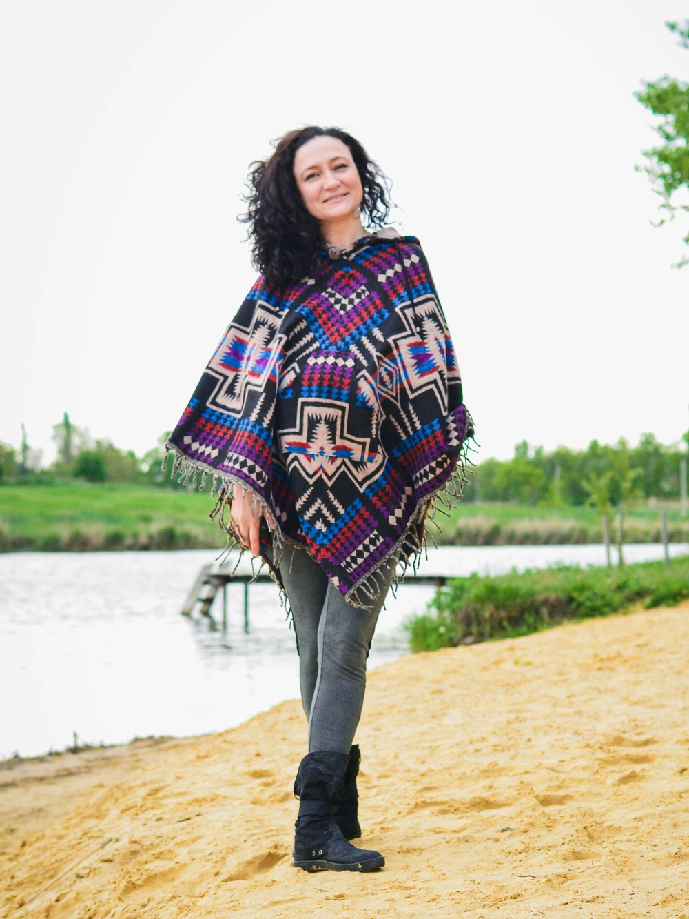 Пончо женское шерстяное с орнаментом