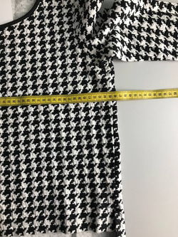 Джемпер монохромный, визуально на 46 размер