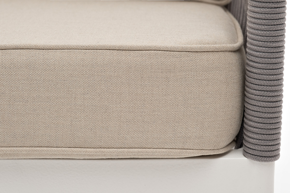 "Канны" диван 3-местный плетеный из роупа, каркас алюминий белый муар, роуп светло-серый круглый, ткань бежевая 15052