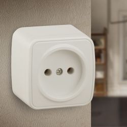 Розетка Intro Polo 3-201-02 2P 16А-250В IP20 ОУ слоновая кость