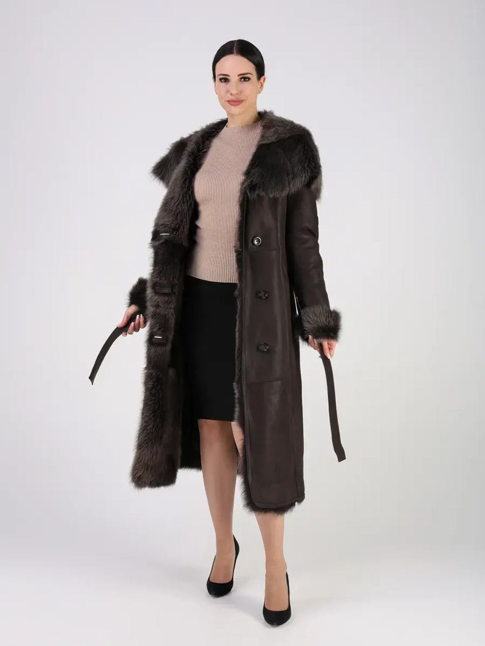 Дубленка зимняя натуральная с капюшоном длинная и теплая