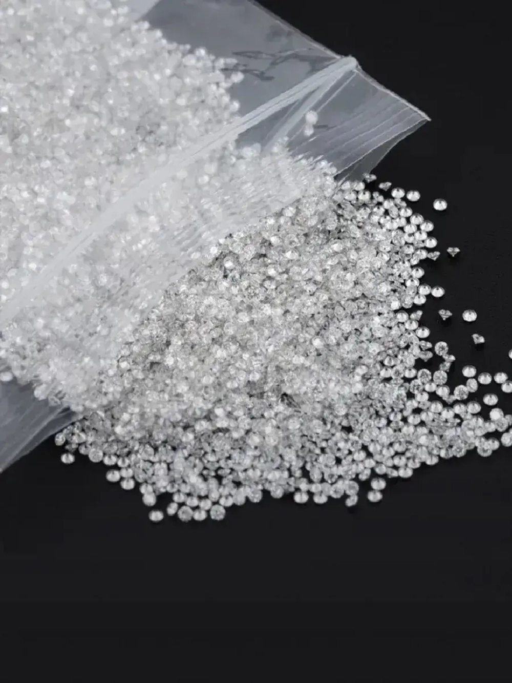 Муассанит 1.5 мм ,D/VVS1 -10шт