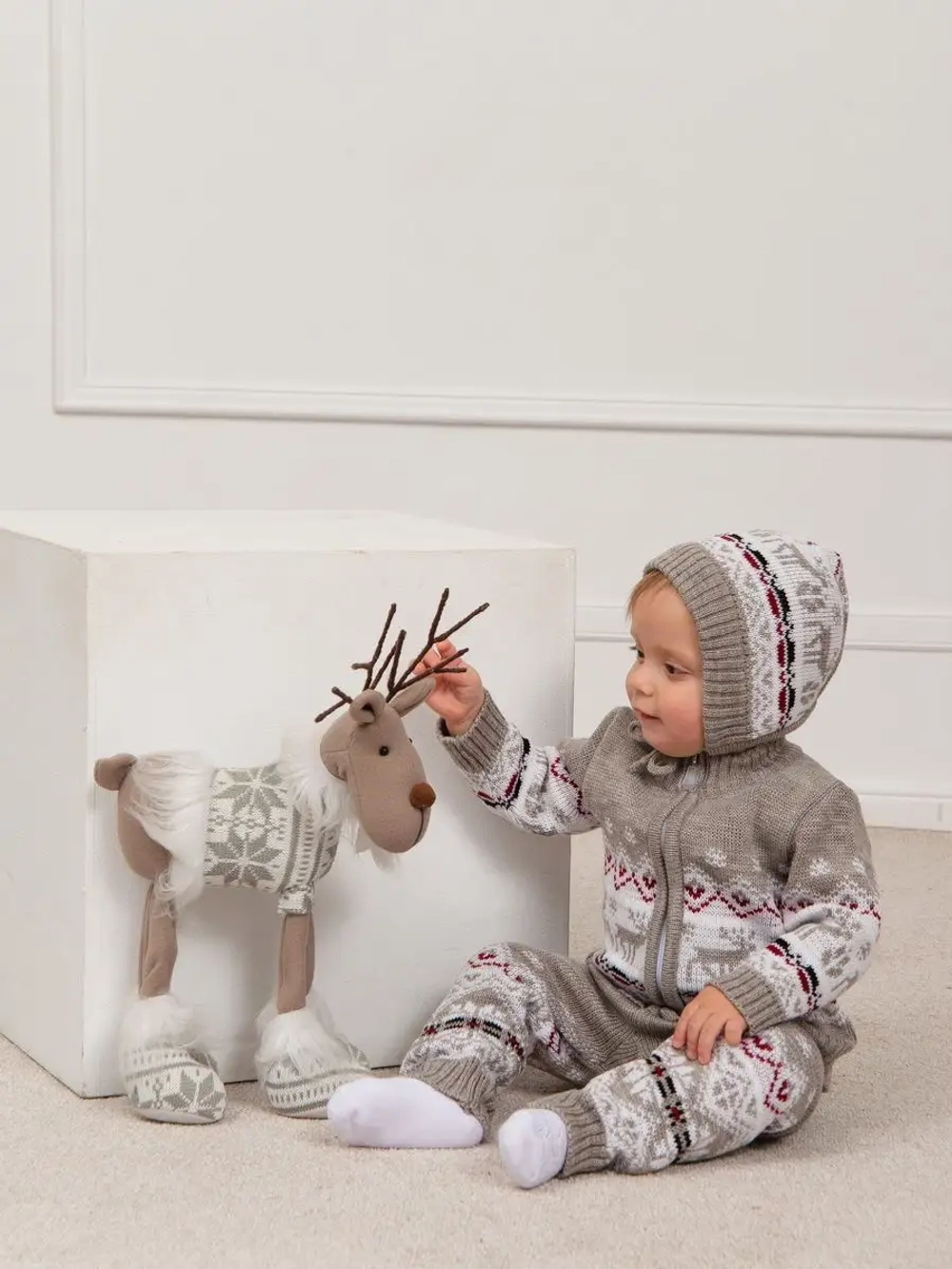 Костюм вязаный