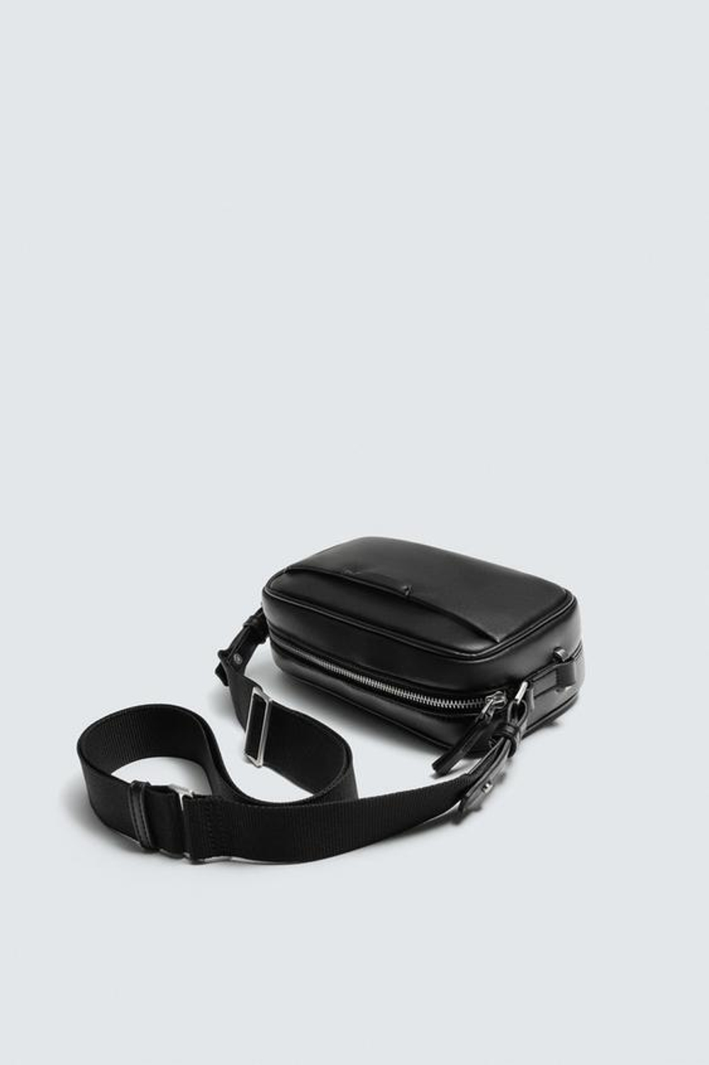 ZARA ГЛАДКАЯ СУМКА ЧЕРЕЗ ПЛЕЧО, ЧЕРНЫЙ