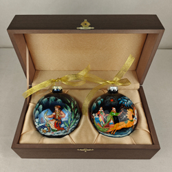 Набор новогодних шаров с ручной росписью "По-щучьему веленью" и "Тройка" в футляре