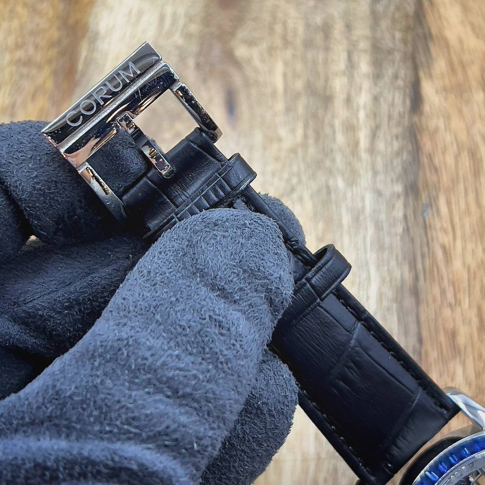 Часы Corum