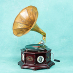 Граммофон с фарфоровыми вставками с изображением собак