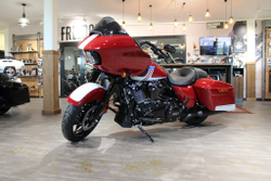 Road Glide Special 114 (2020) Billiard Red/Stone Washed White