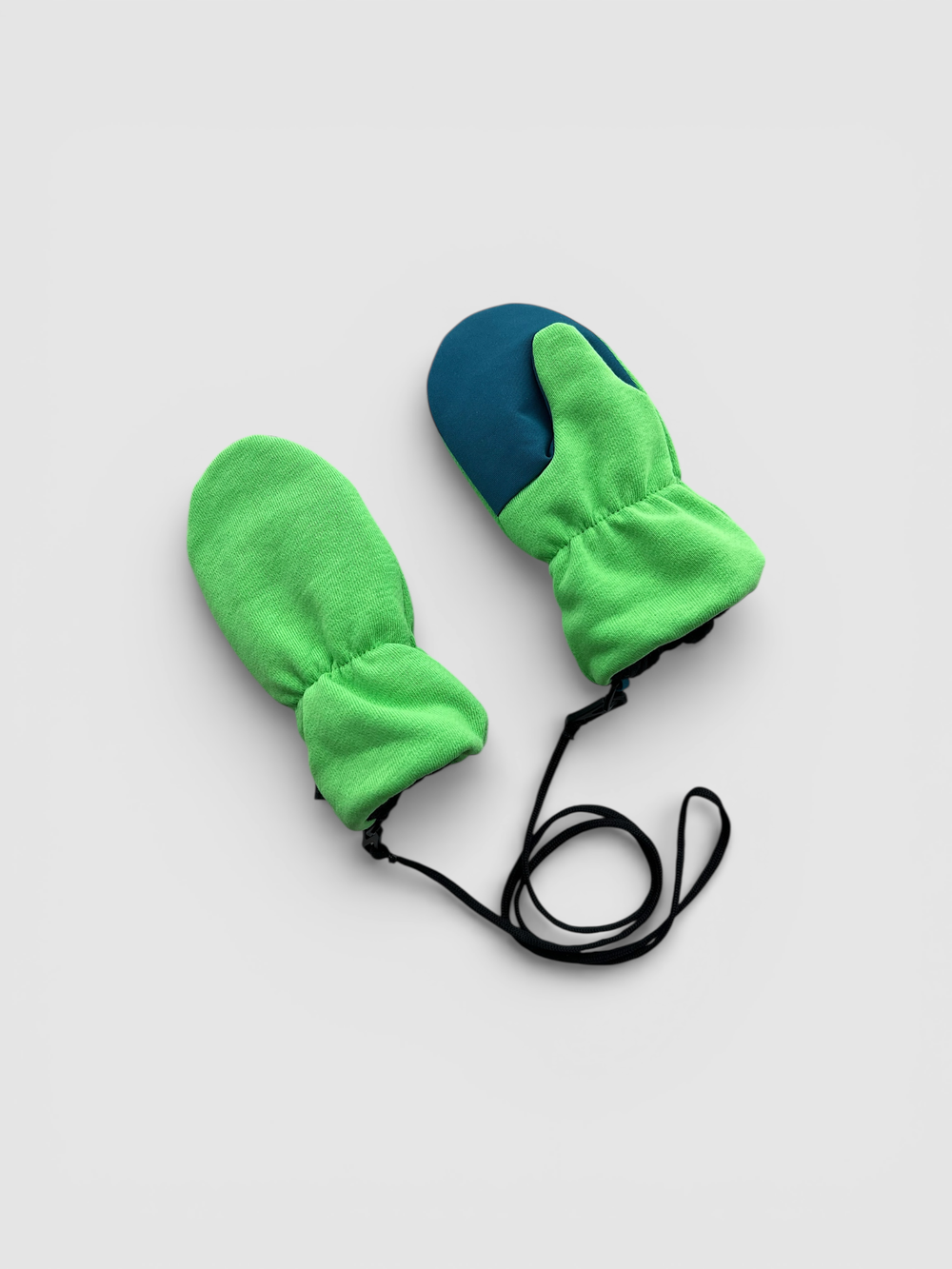 Утепленные варежки (зеленый киви)