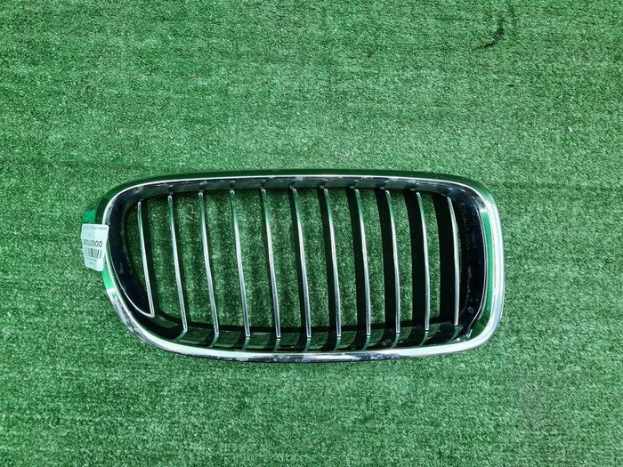 Решетка радиатора правая BMW 3er F30 (2011-2020)