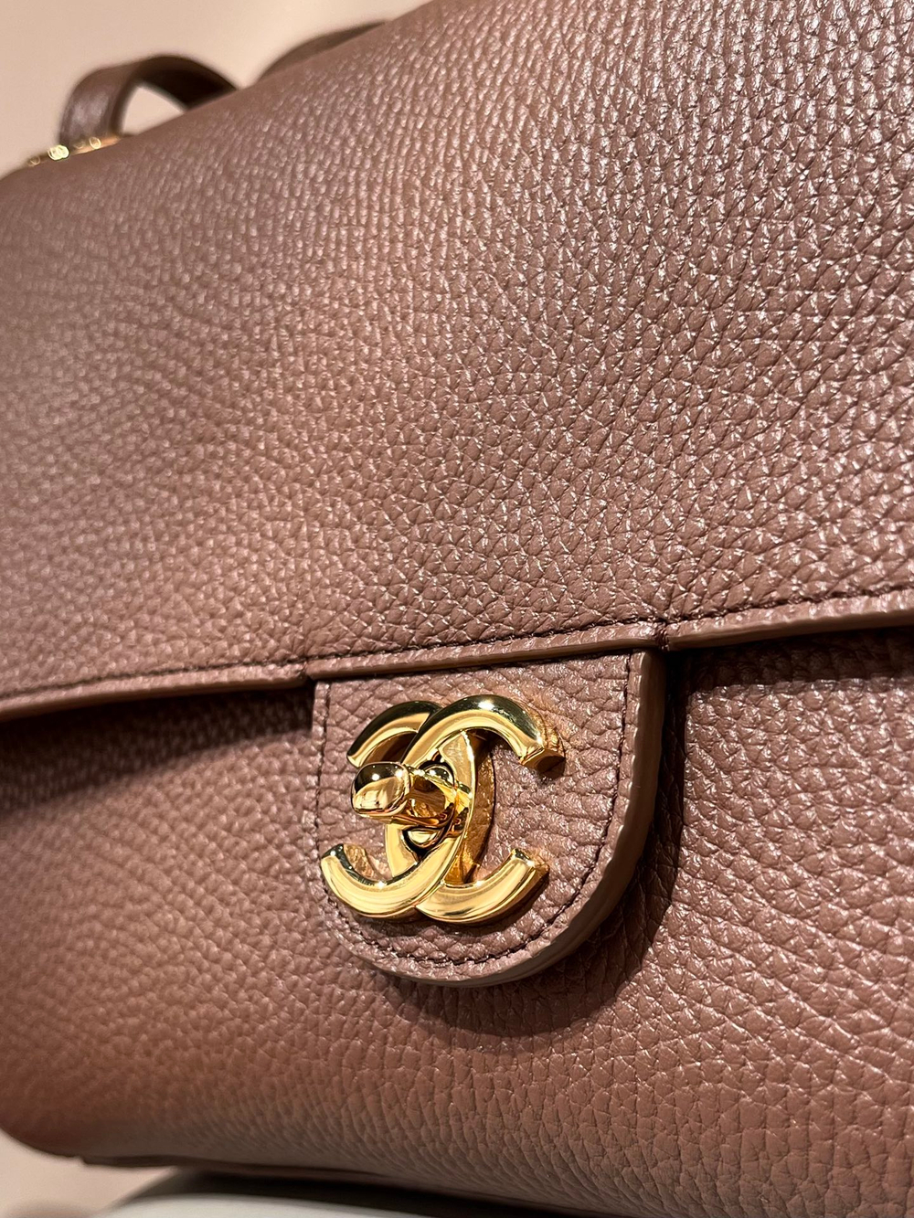 Chanel Maxi Flapbag 32 cm