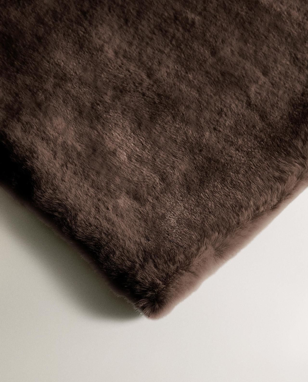 Zara Home - Меховой плед, коричневый, 140x190 см