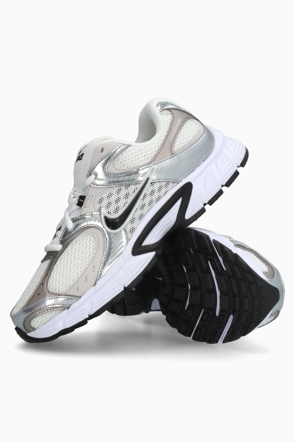 Кроссовки Nike V5 RNR - серебряный