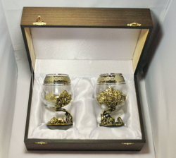 Набор из 2-х бокалов для коньяка "Три медведя" и "Охота на глухаря" (подарочный футляр)