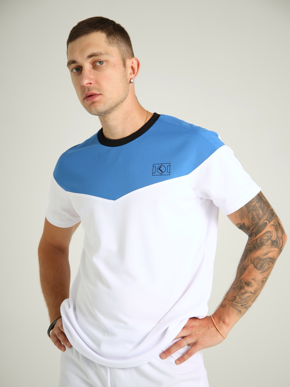 футболка спортивная город горький белый синий голубой