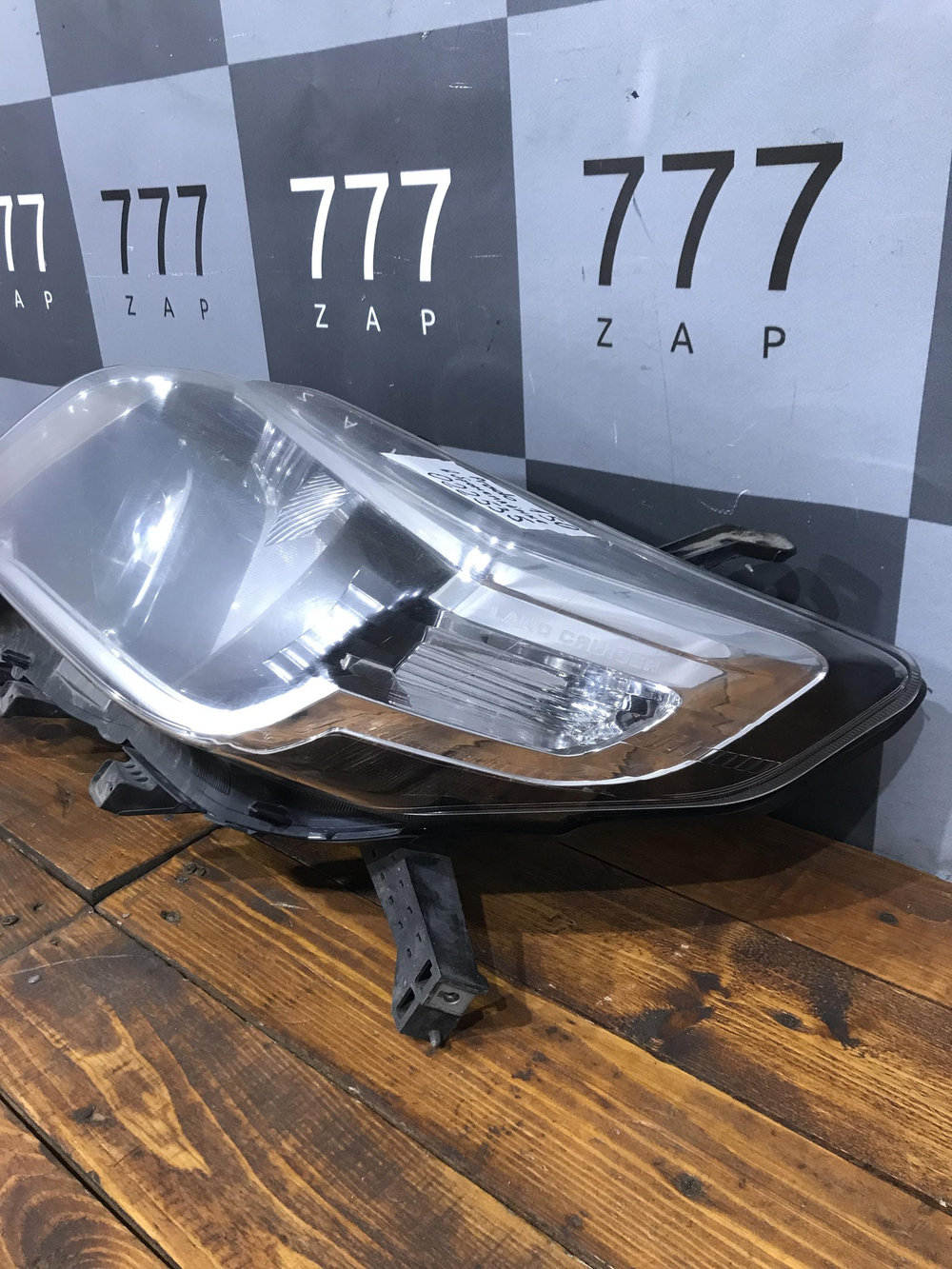 Фара левая LED Toyota Land Cruiser Prado 150 13-17 8118560J20