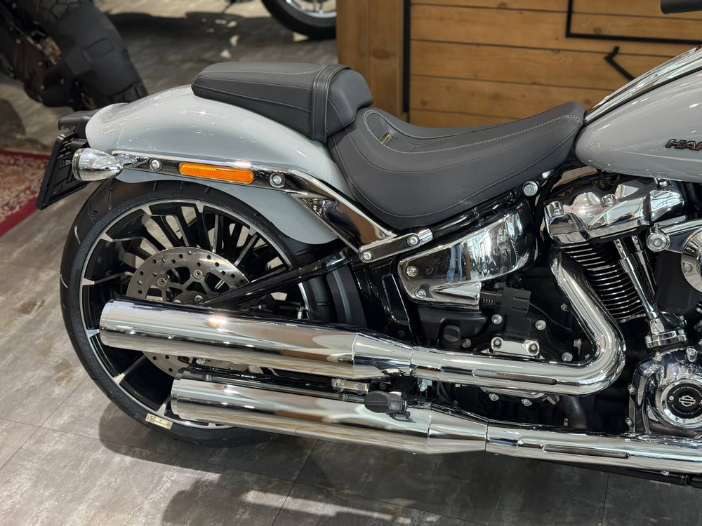 Harley-Davidson BREAKOUT 117 (Billiard Gray ) 2024