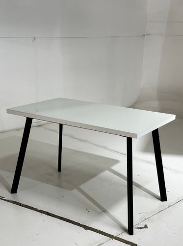 Стол ФИН 120 Белый, стекло/ Черный каркас