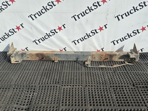 Усилитель переднего бампера