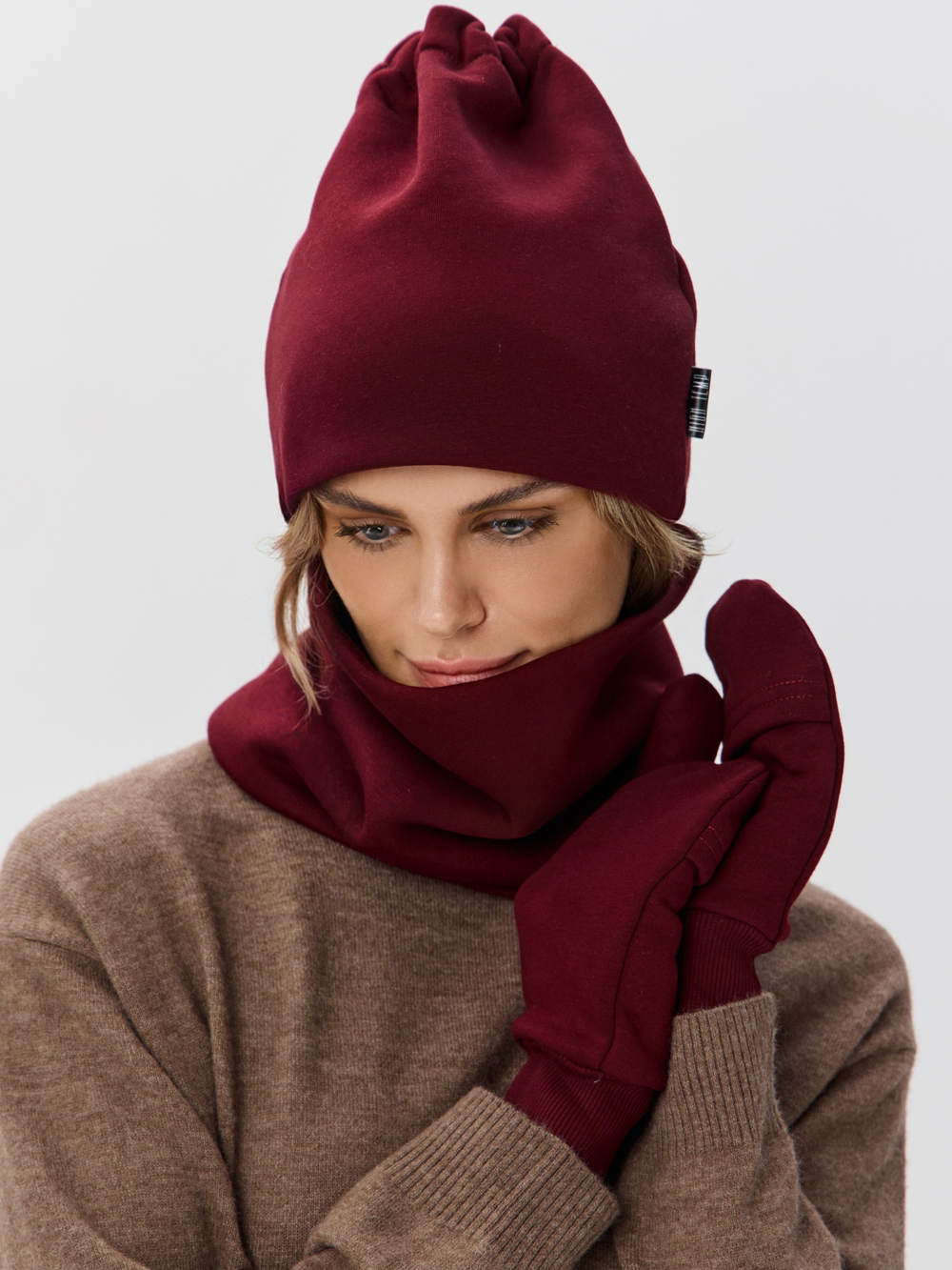 Шапка бини с начесом для хвоста, дред и кос