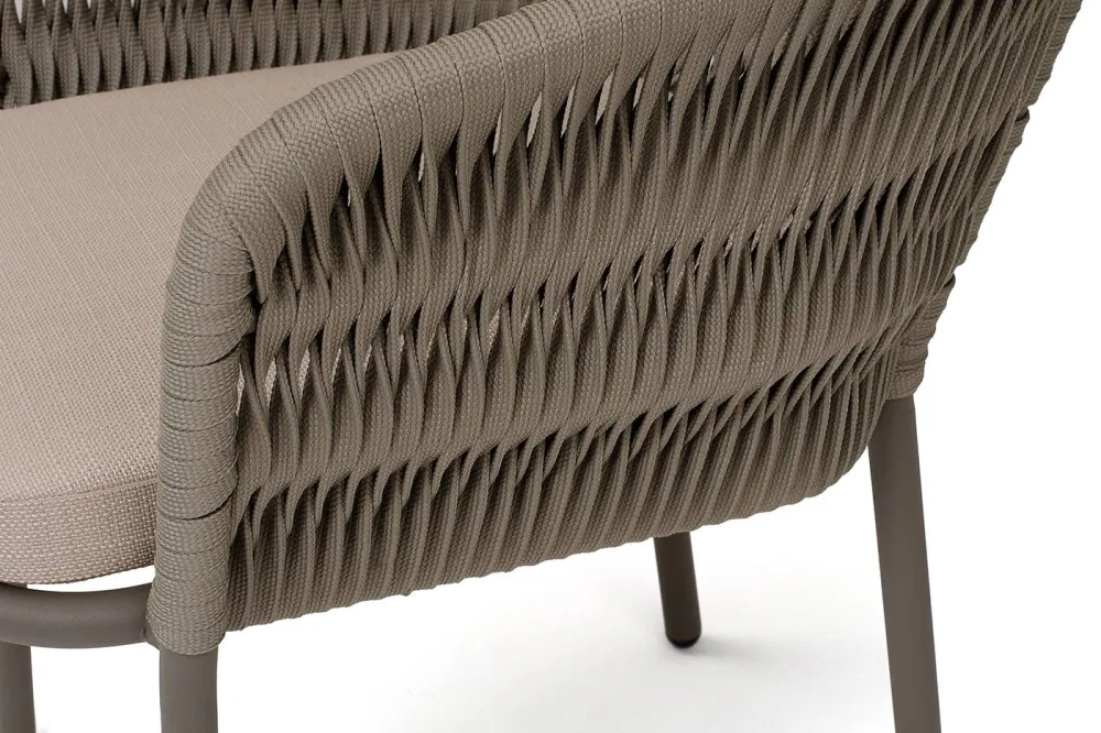 "Бордо" стул плетеный из роупа (колос), каркас алюминий бежево-серый (RAL7006) муар, роуп серо-коричневый 23мм, ткань Mossle бежевая