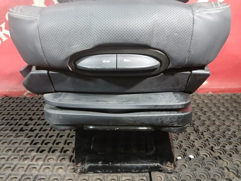 Комплект сидений пневматических 2023г