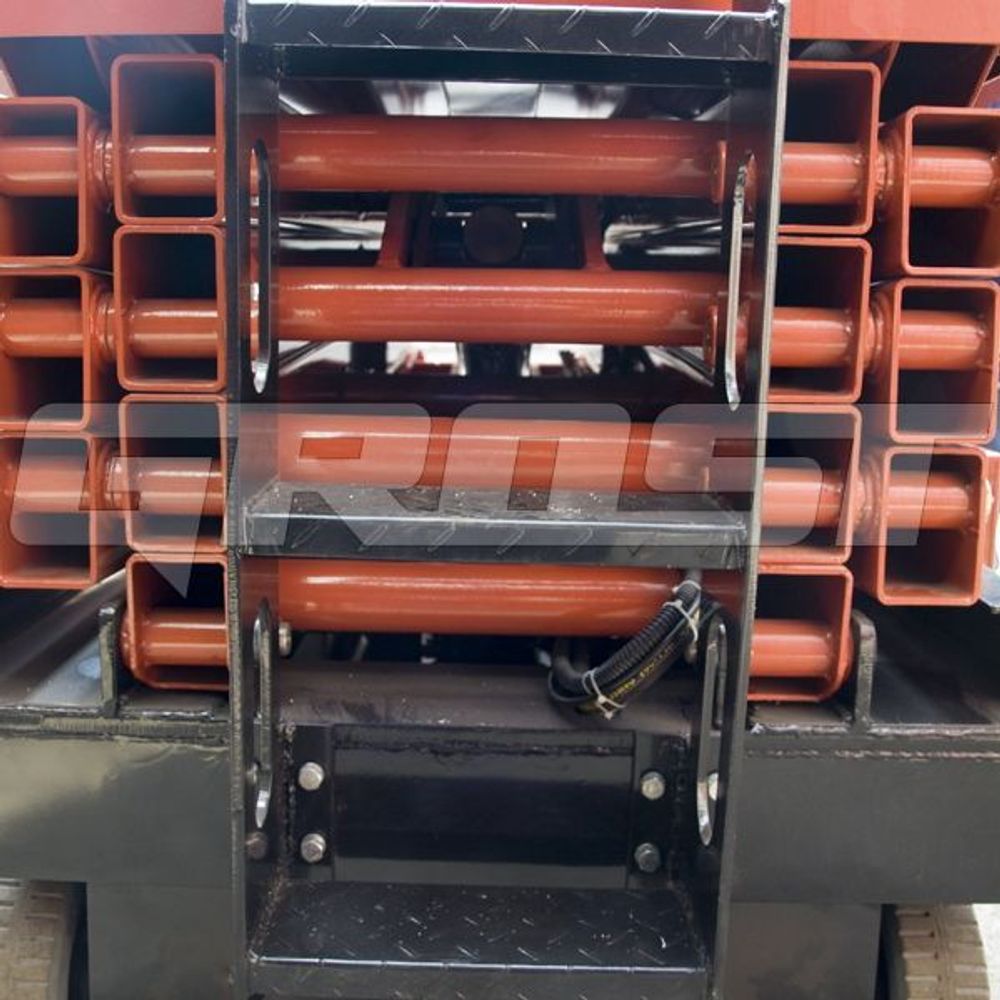 Подъемник самоходный GROST SPX S3-6000 ножничного типа