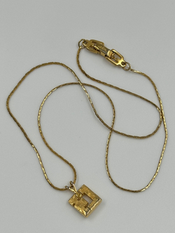 Кулон-лого Givenchy