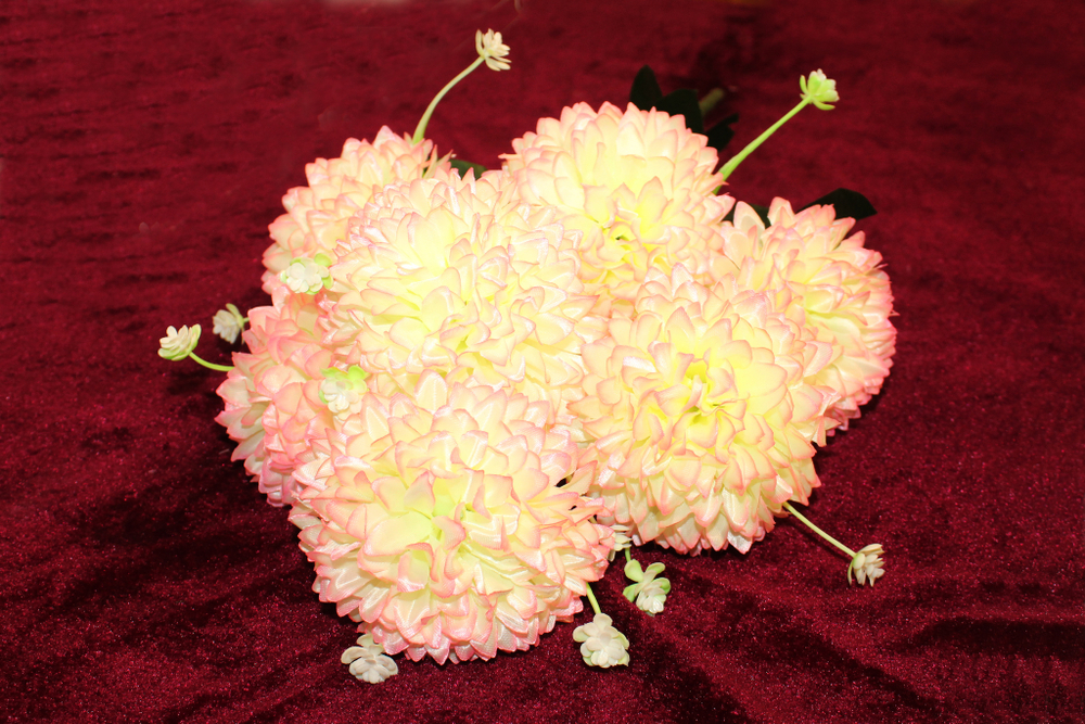 Букет Хризантем шар с листом