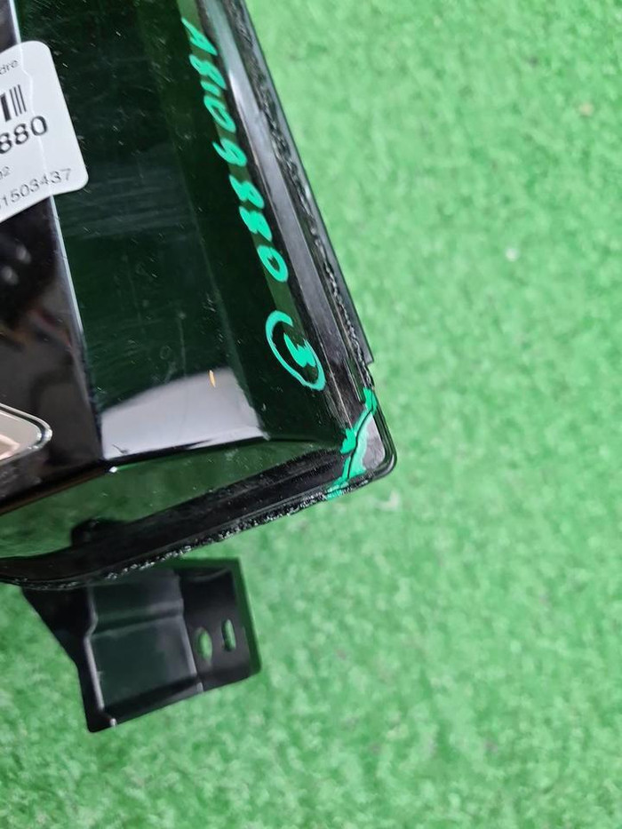 Эмблема решетки радиатора Voyah Dream (2021-н.в.)